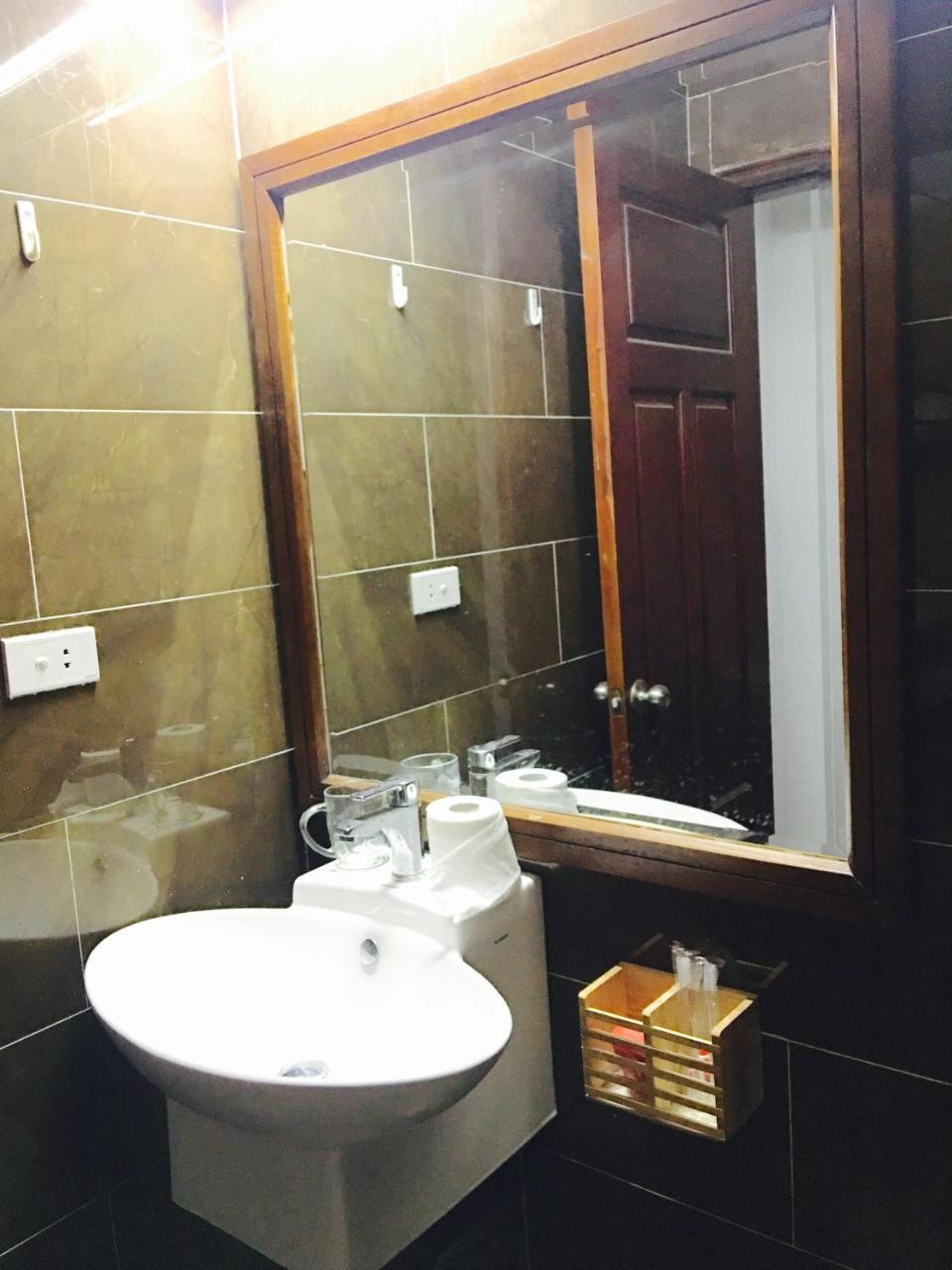 Awa Downtown Hostel Hanoi Exterior photo